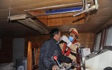 Cục Cảnh sát giao thông phát khẩu trang miễn phí phòng dịch virus Corona trên đường thủy